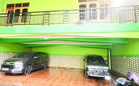 Green Kanca Syariah Guest House Mitra Reddoorz